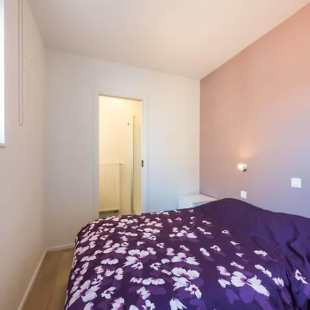 아파트 With Sea View And Balcony In Belgium, Cleaning Included